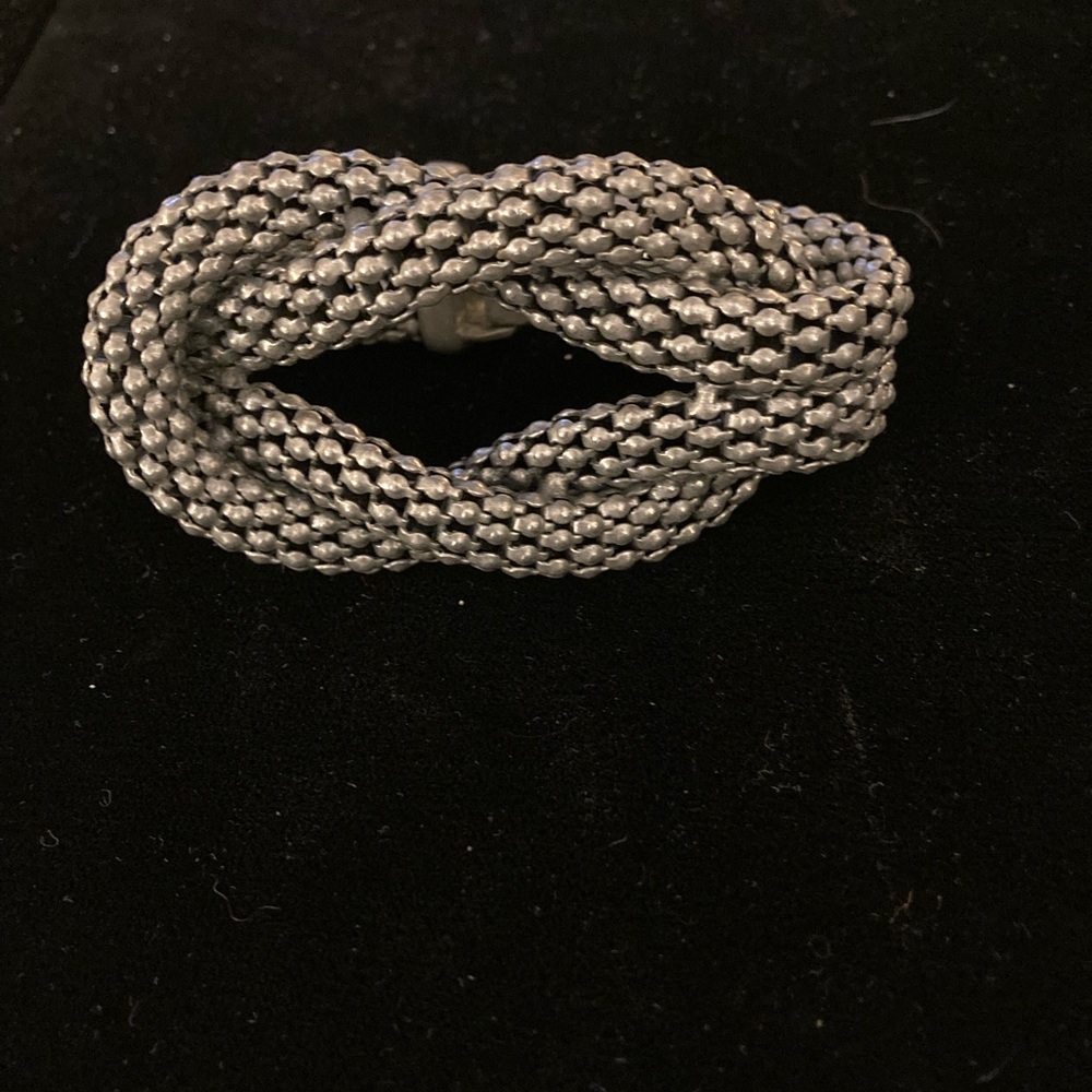 Chunky Love Knot silver-tone metal mesh style bracelet - Picture 2 of 4